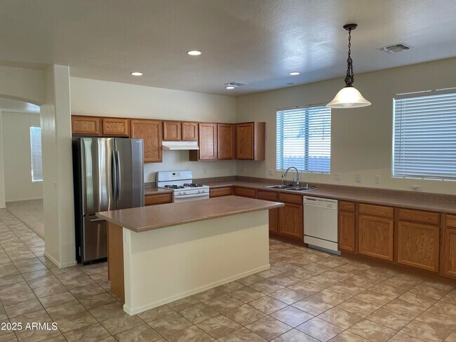 Foto del edificio - 13953 N 159th Dr