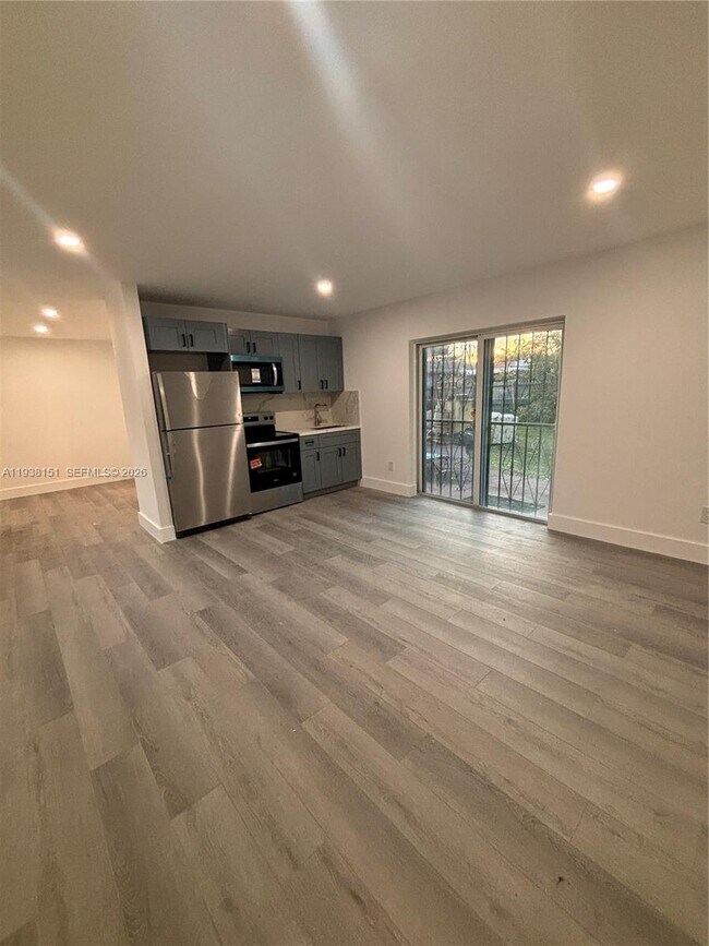 Foto del edificio - 2575 NW 112th St