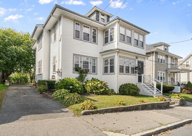 Building Photo - 37 Warren Ave