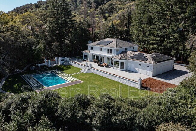 Building Photo - 345 Montair Dr