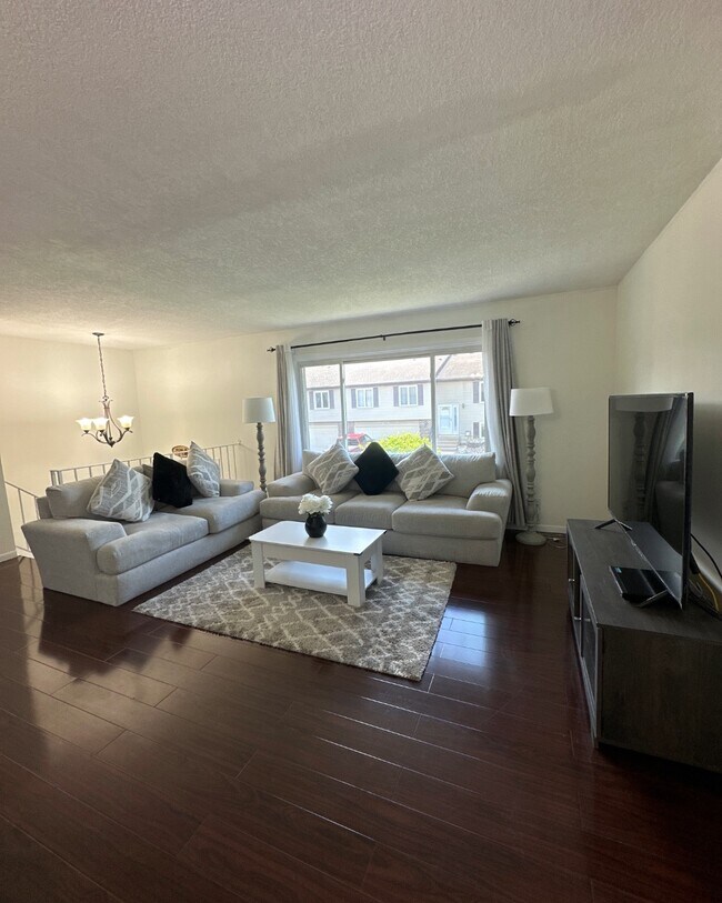 Foto del edificio - 10336 Balsam Ln