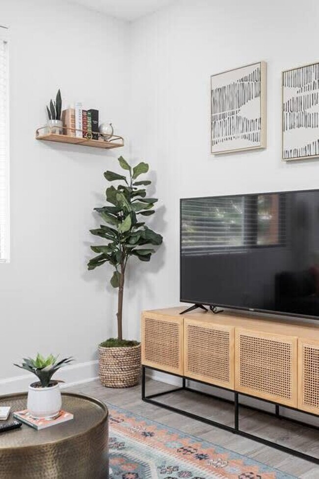 Building Photo - 5858 N College Ave