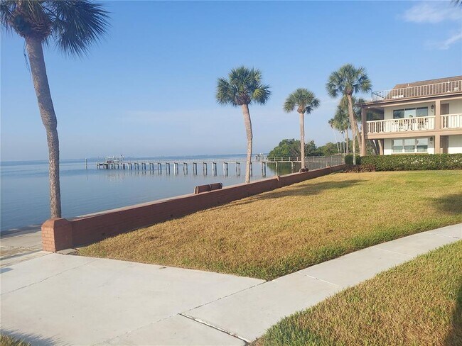 Foto del edificio - 605 Pinellas Point Dr S