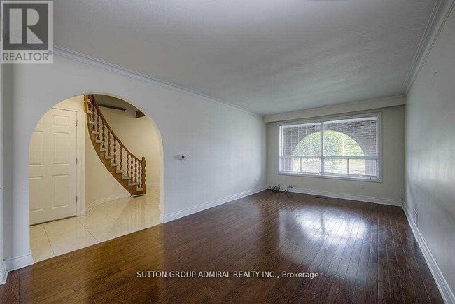 Photo du bâtiment - 7881 Dufferin St