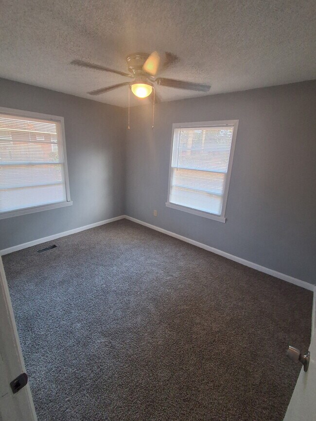 Foto del edificio - 2541 Huntington Dr