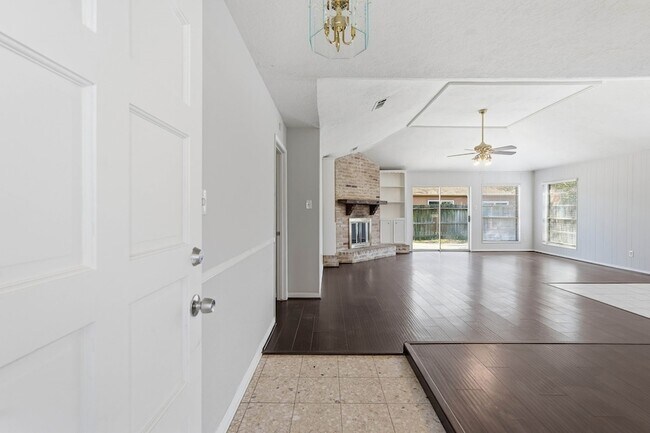 Building Photo - 6807 Falling Waters Dr