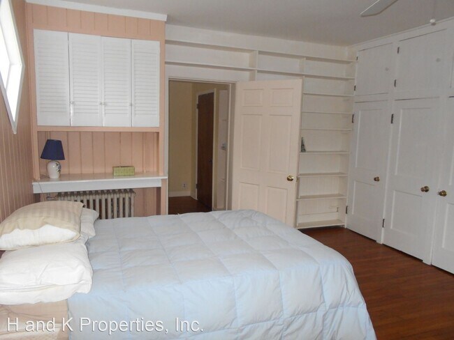 Building Photo - 2 br, 2 bath House - 533 South River Road
