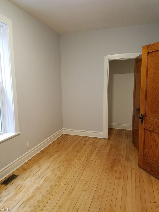 Foto del edificio - 2315 N Springfield Ave