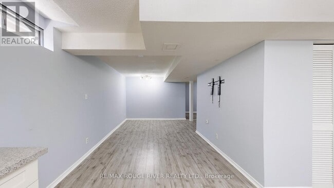 Building Photo - 700 Old Harwood Ave