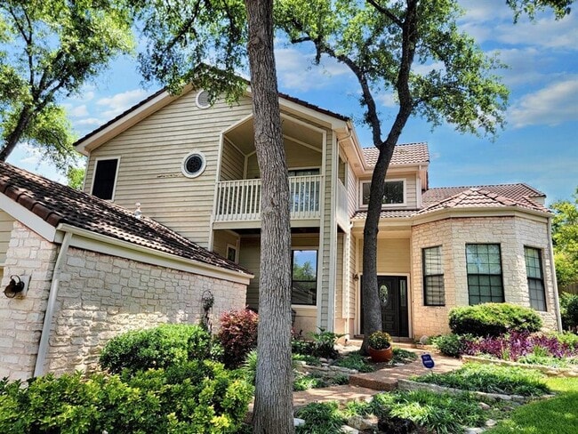 Building Photo - Beautiful and Spacious 4 BR / 3 BA Home fo...
