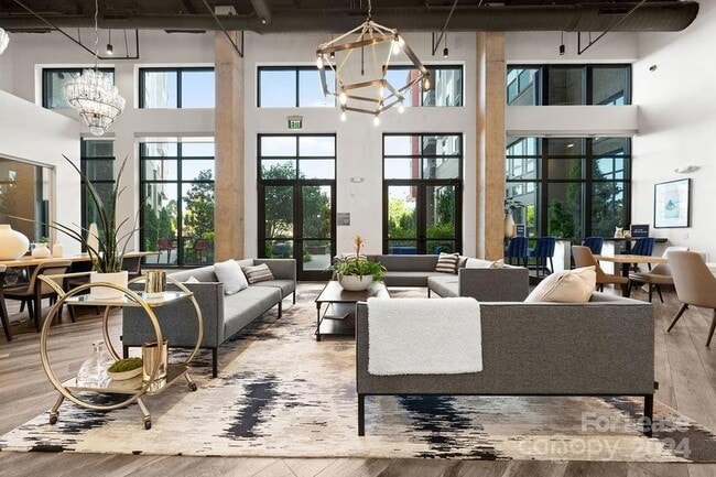 Building Photo - 145 New Bern St