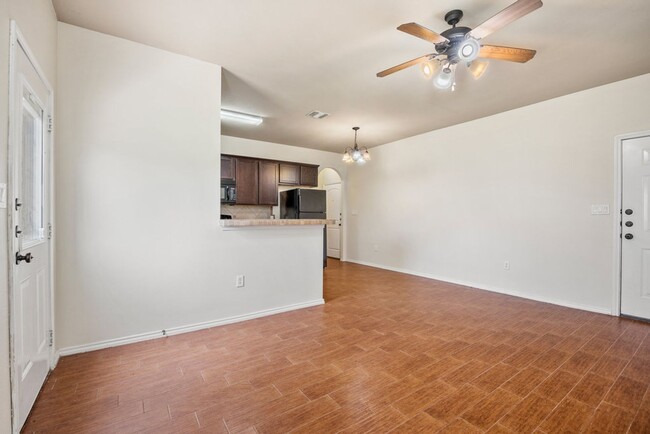 Building Photo - Available Now! Nice 3 Bedroom, 2.5 Bath Du...