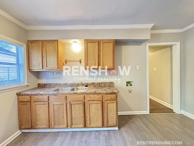 Foto del edificio - 502 E Dison Ave