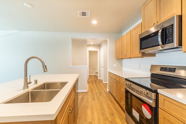 Building Photo - 217 Pk Pl Cir