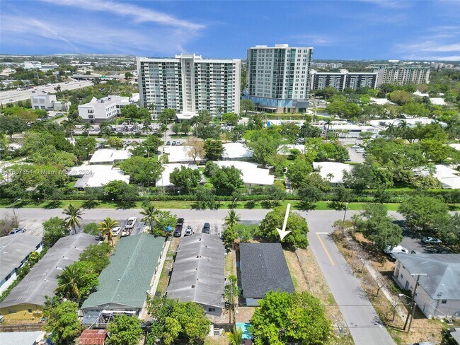 Foto del edificio - 800 SW 6th Ct