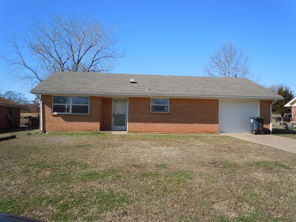 Primary Photo - 208 Butler Dr