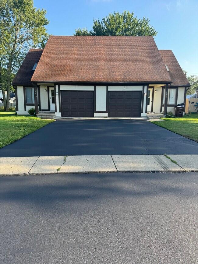 Foto del edificio - 5945 Red Oak Dr