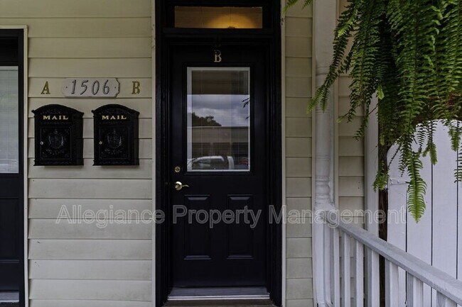 Foto del edificio - 1506 B Mt Vernon Ave