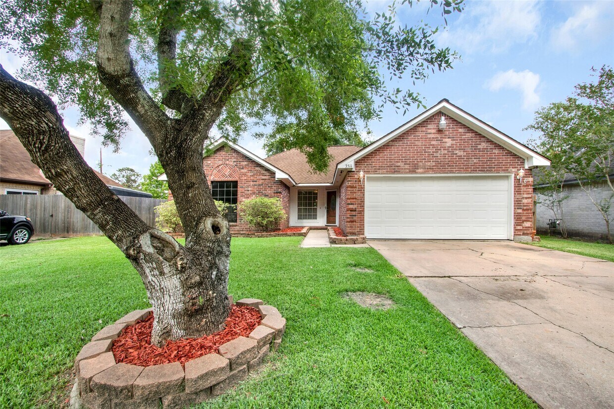 Primary Photo - 3511 Blue Wing Dr