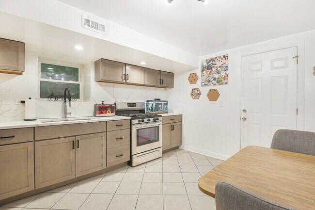Foto del edificio - 3112 N Davlin Ct