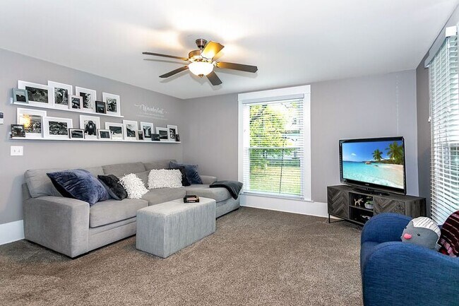 Foto del edificio - 349 S Chillicothe St