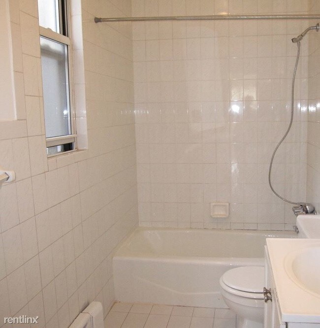 Building Photo - 3507 Ditmars Blvd