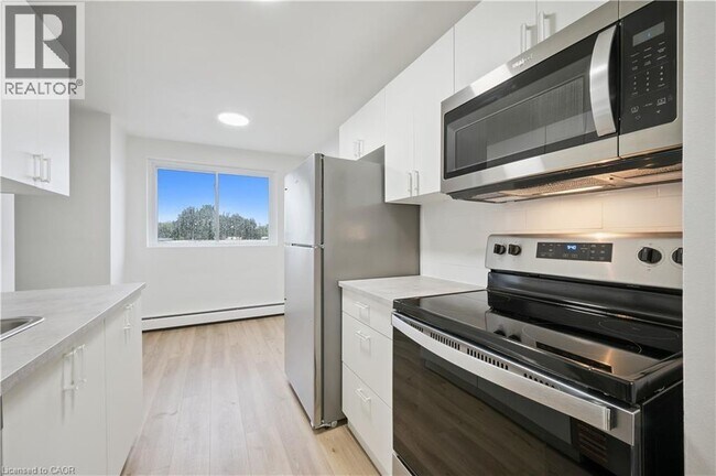 Photo du bâtiment - 705 Glen Forrest Blvd