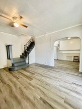 Building Photo - 3 Bedroom Home Available Now