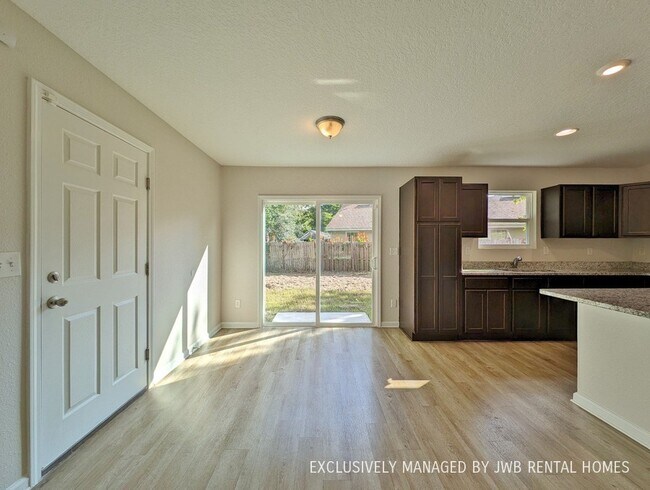 Foto del edificio - 5733 Carver Cir