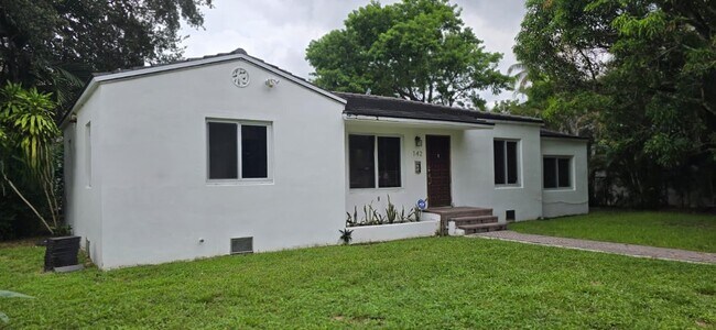 Foto del edificio - 142 NW 98th St