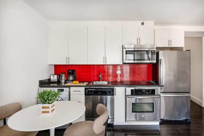 Building Photo - 809 9th Ave