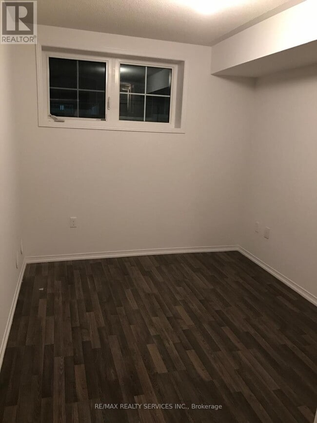 Building Photo - 2500 Post Rd