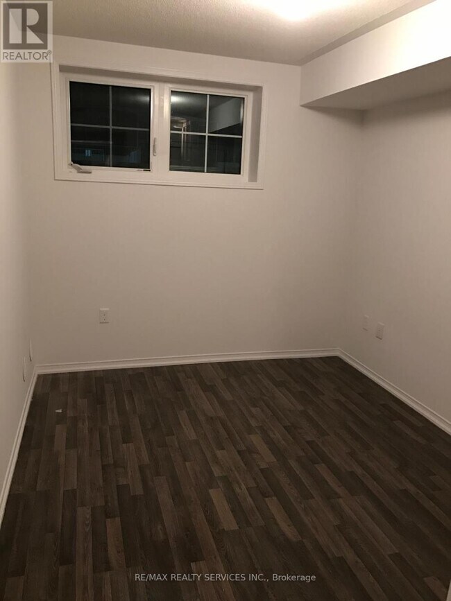 Photo du bâtiment - 2500 Post Rd