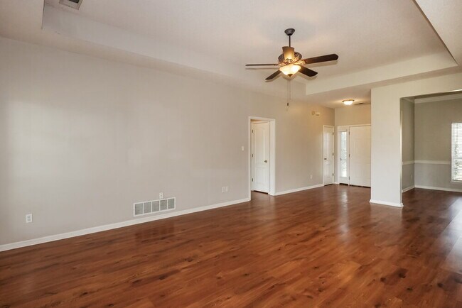 Foto del edificio - 8426 Linda Shore Cove