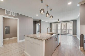 Building Photo - 3517 Windhaven Pkwy