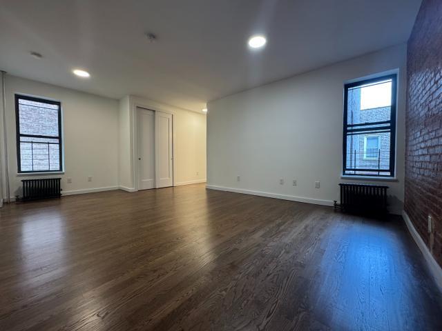 Foto principal - 3 bedroom in NEW YORK NY 10033