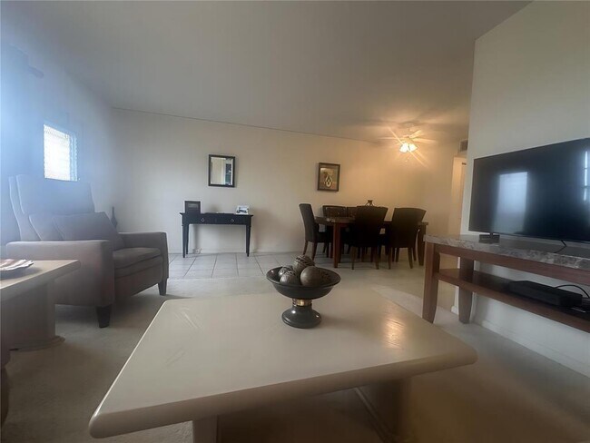 Foto del edificio - 4037 Harwood D