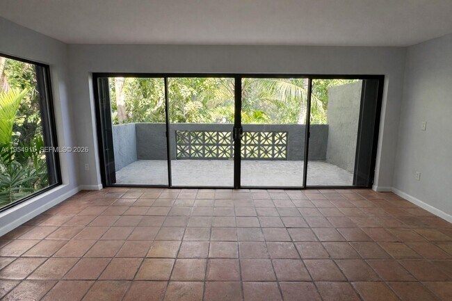 Foto del edificio - 980 NW N River Dr