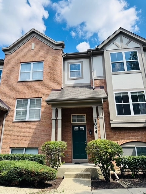 Building Photo - 1044 N Claremont Dr