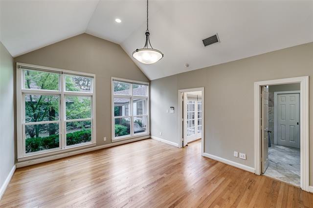 Building Photo - 2901 Amherst Ave