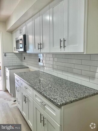 Building Photo - 560 Foxwood Ln