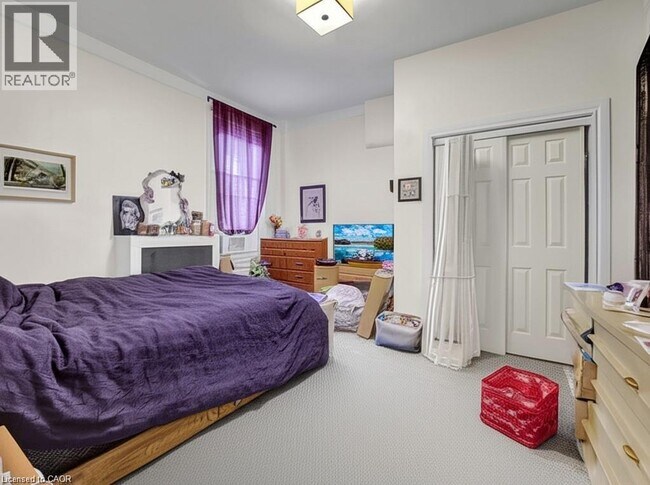 Building Photo - 214 Mary St