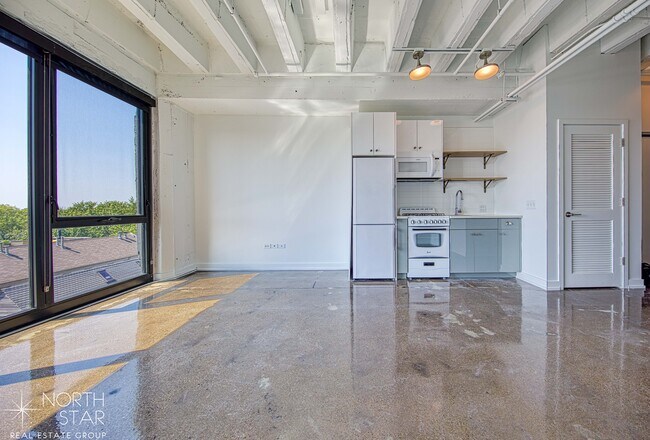 Foto del edificio - 5060 N Broadway St