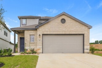 Building Photo - 567 Dalloway St