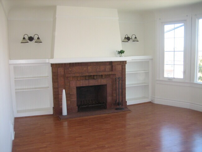 Building Photo - 921 Vicente St