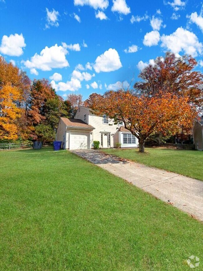 Lake Village Square Apartments under 3,000 Waldorf, MD 3 Rentals