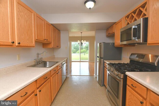 Foto del edificio - 2521 Emerald Ln