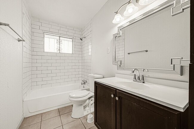 Building Photo - 3317 Le Badie St