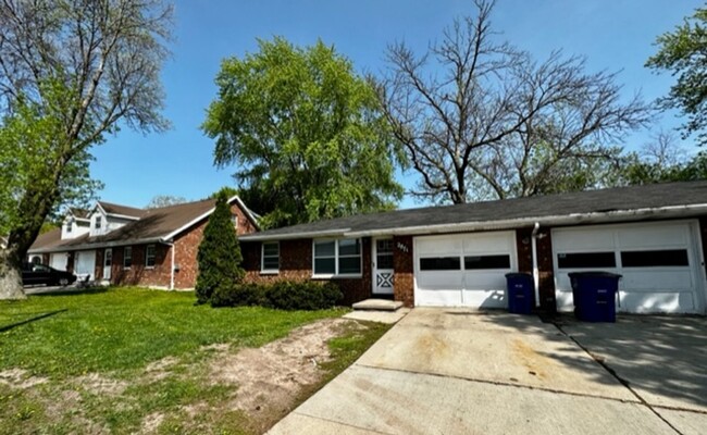Foto del edificio - South Broadway St. - Duplex