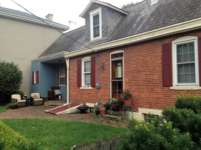 Foto del edificio - 586 S 9th St